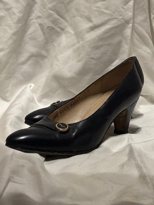 Salvatore Ferragamo Navy Leather Gancini Pumps – Vintage Italy – Size 7B